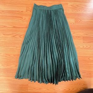 NWT banana republic pleated skirt